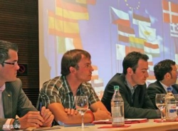 Unterstrichen bei einer Podiumsdiskussion in der Eisl. Stadthalle die Bedeutung der EU und Europawahl. FOTO: Iris Ruoss